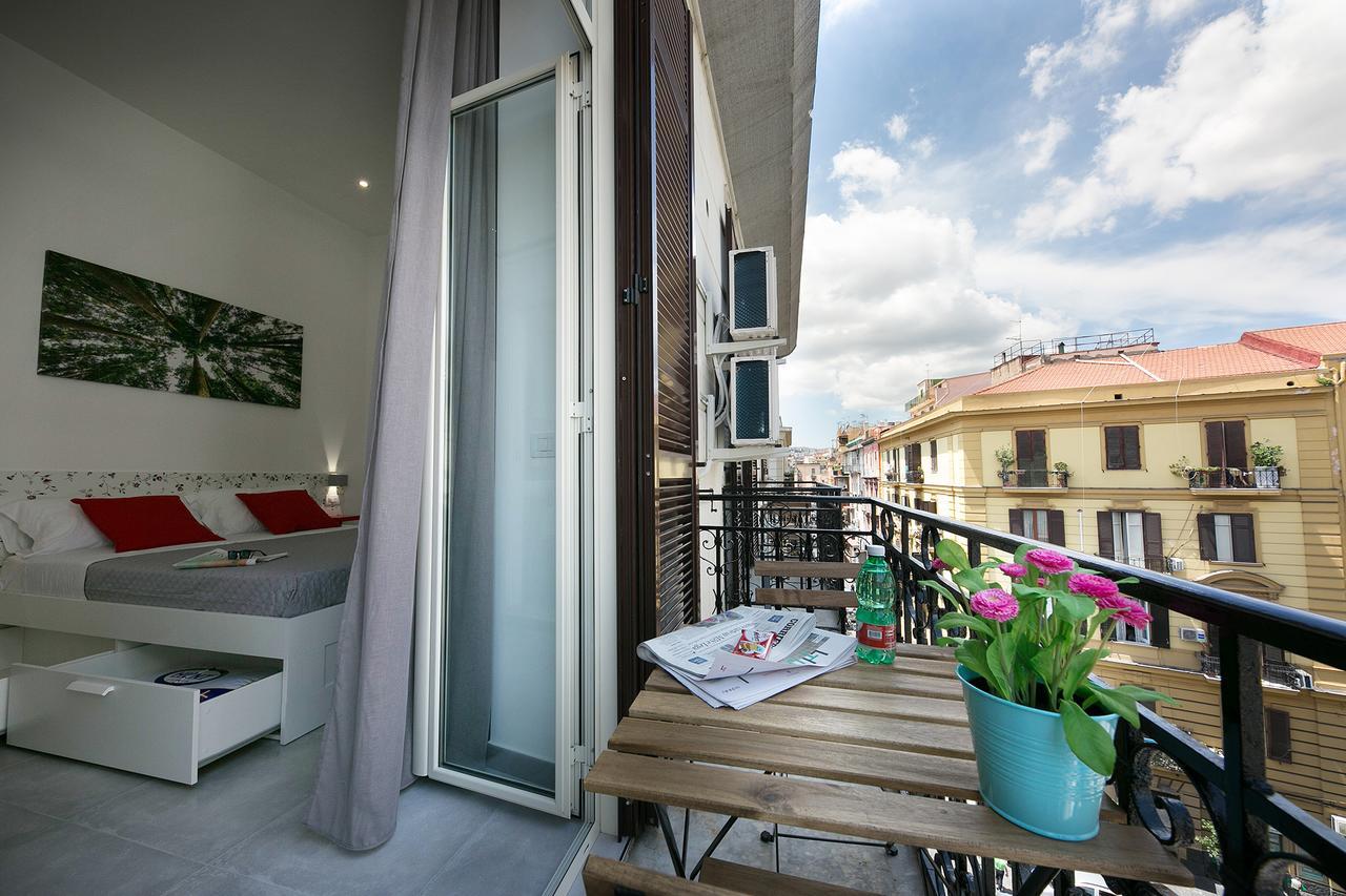 President Suites Naples Luaran gambar