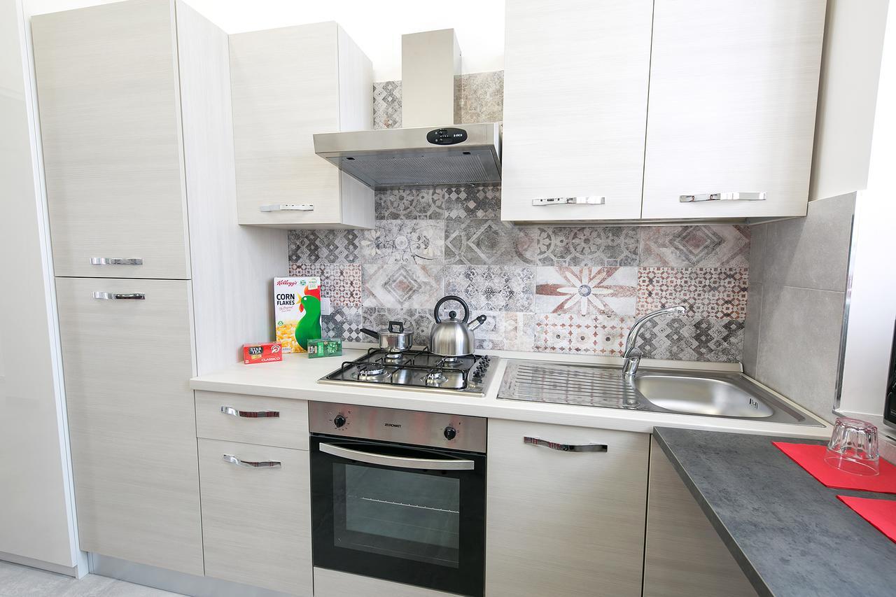 President Suites Naples Luaran gambar