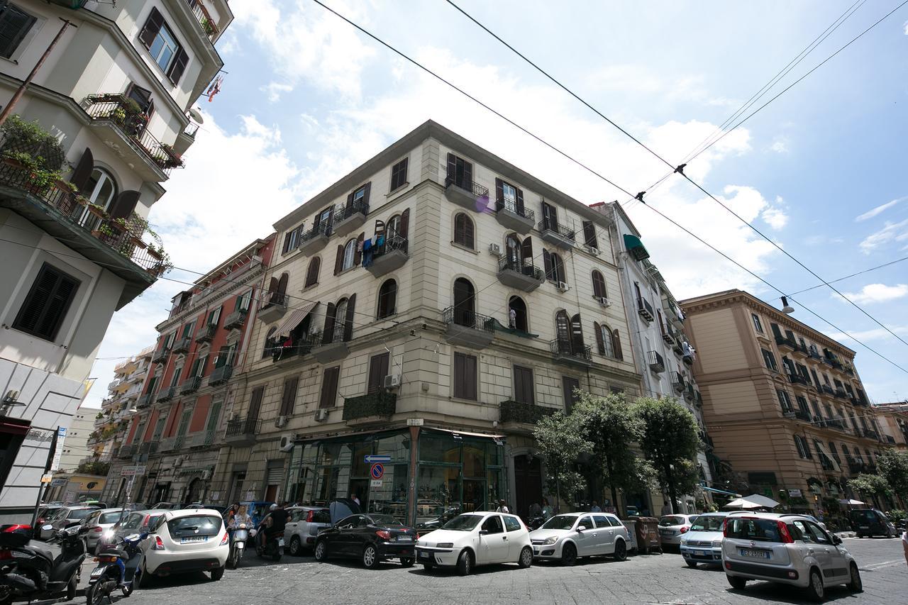 President Suites Naples Luaran gambar