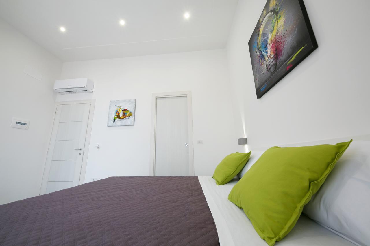 President Suites Naples Luaran gambar