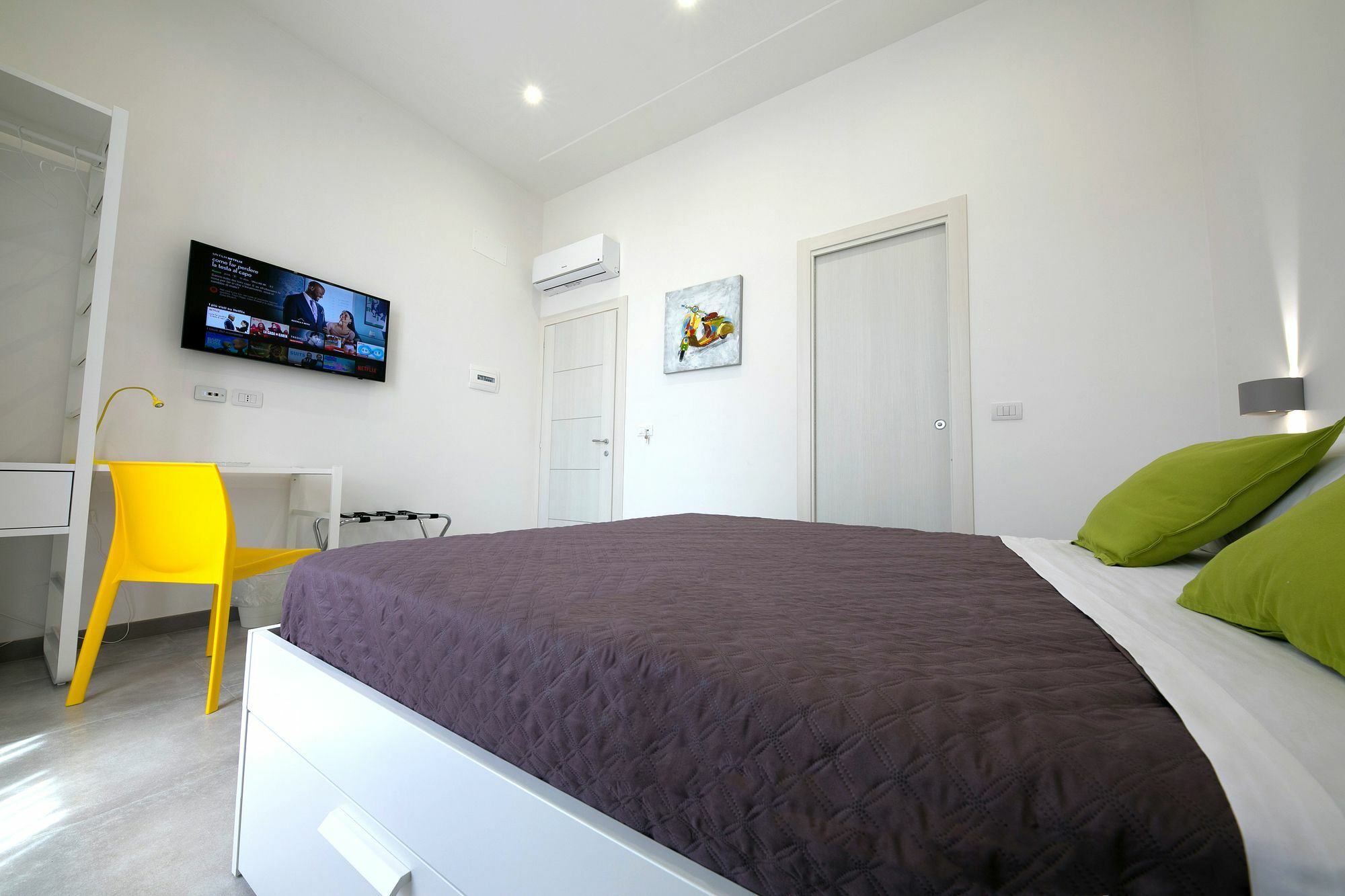 President Suites Naples Luaran gambar